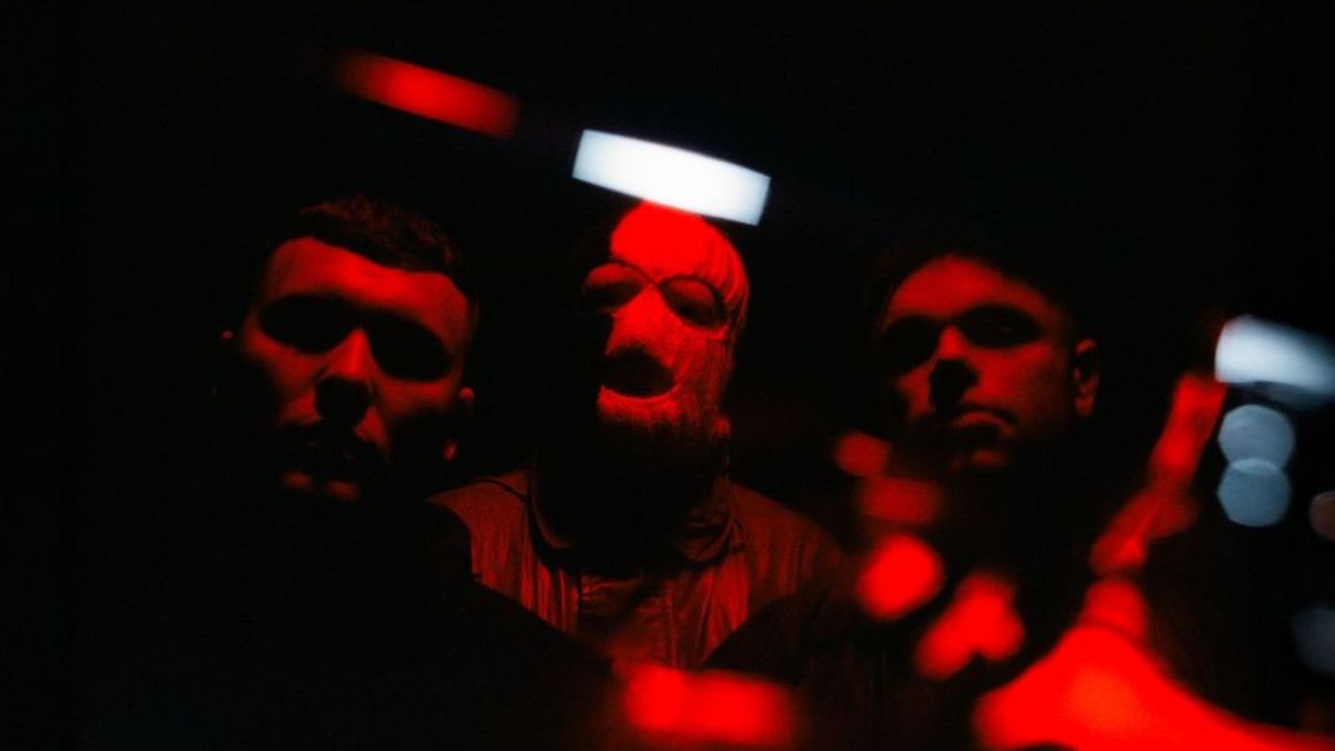 Kneecap annonce un nouvel album Fenian et révèle "Liars Tale" : streaming