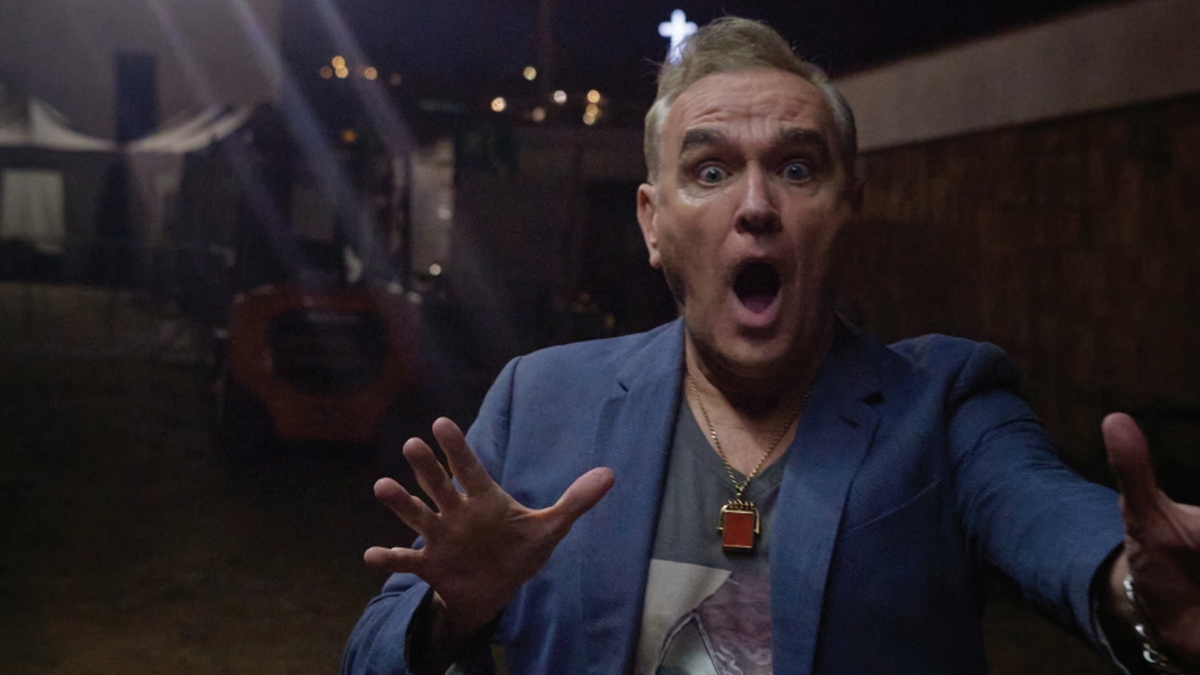 Morrissey annonce le nouvel album Make-Up Is a Lie et partage la chanson titre : Stream