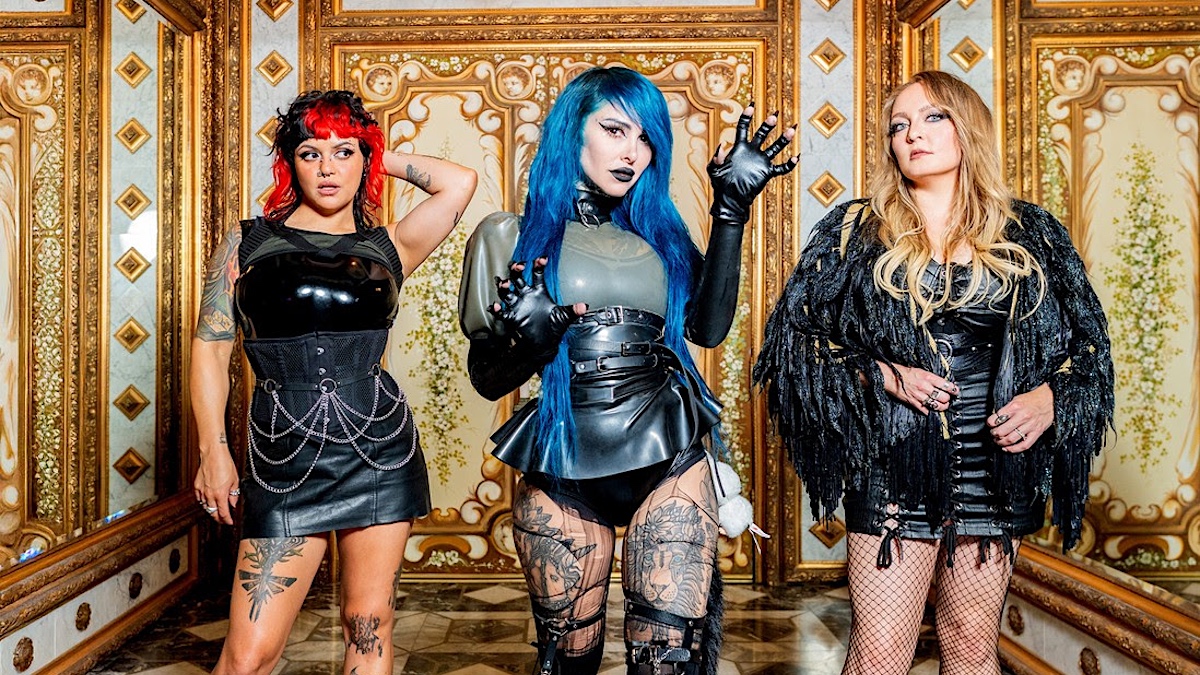 Stitched Up Heart annonce un nouvel album et lance "GLITCH BITCH" avec Conquer Divide