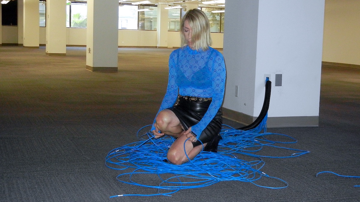 Kim Gordon partage une nouvelle chanson provocante "DIRTY TECH" : diffusion