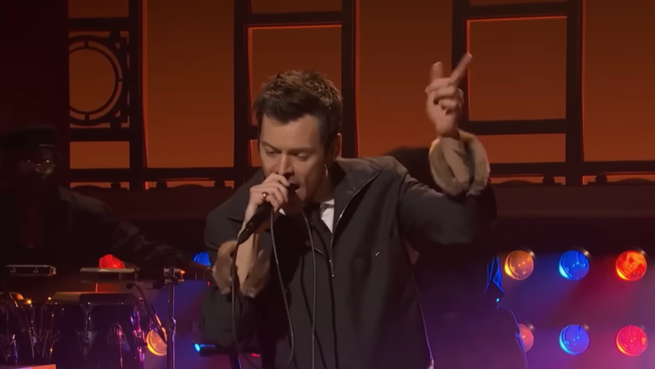 Harry Styles fait double emploi sur SNL et interprète deux chansons