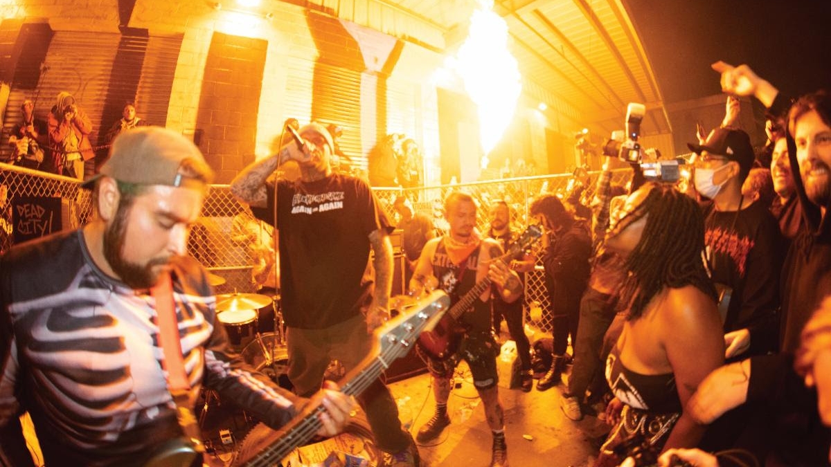 Le documentaire Dead City Punx produit par Zack de la Rocha obtient une bande-annonce et une date de première