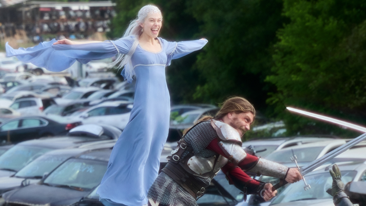 Phoebe Bridgers GN à Renaissance Faire dans la nouvelle vidéo "Lost Boys"