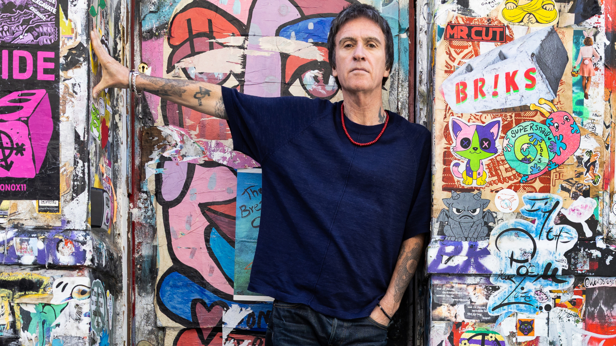 Johnny Marr annonce un nouvel album, The Age of Everything, et sort son premier single : Stream