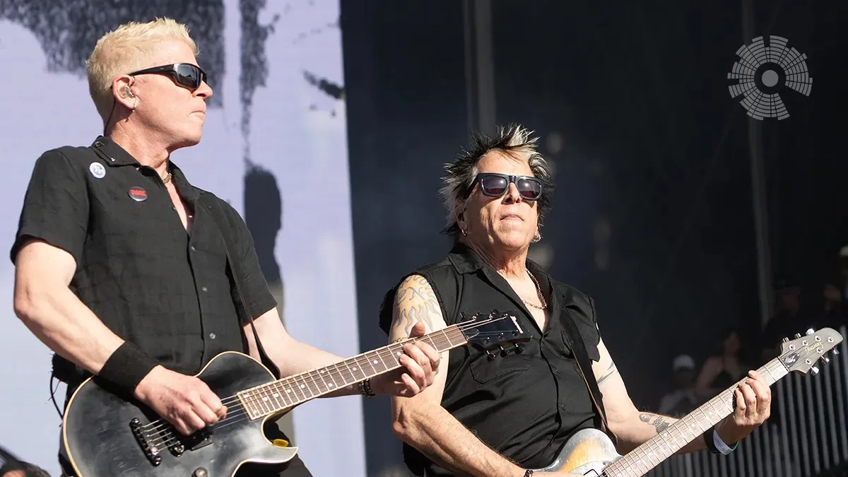 The Offspring Unleash reprend le classique des Ramones "I Wanna Be Sedated"