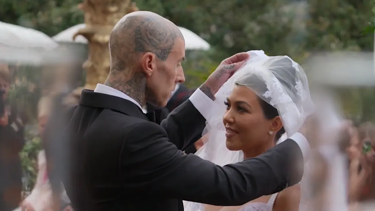 Travis Barker ne « réalise » pas qu'il est dans Les Kardashian : « Je ne regarde pas la série »