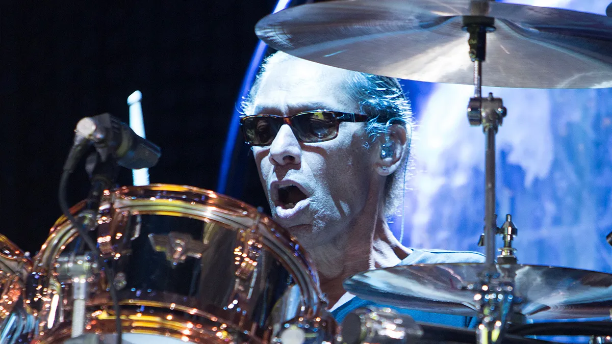 Le batteur de Van Halen, Alex Van Halen, fait chevalier aux Pays-Bas