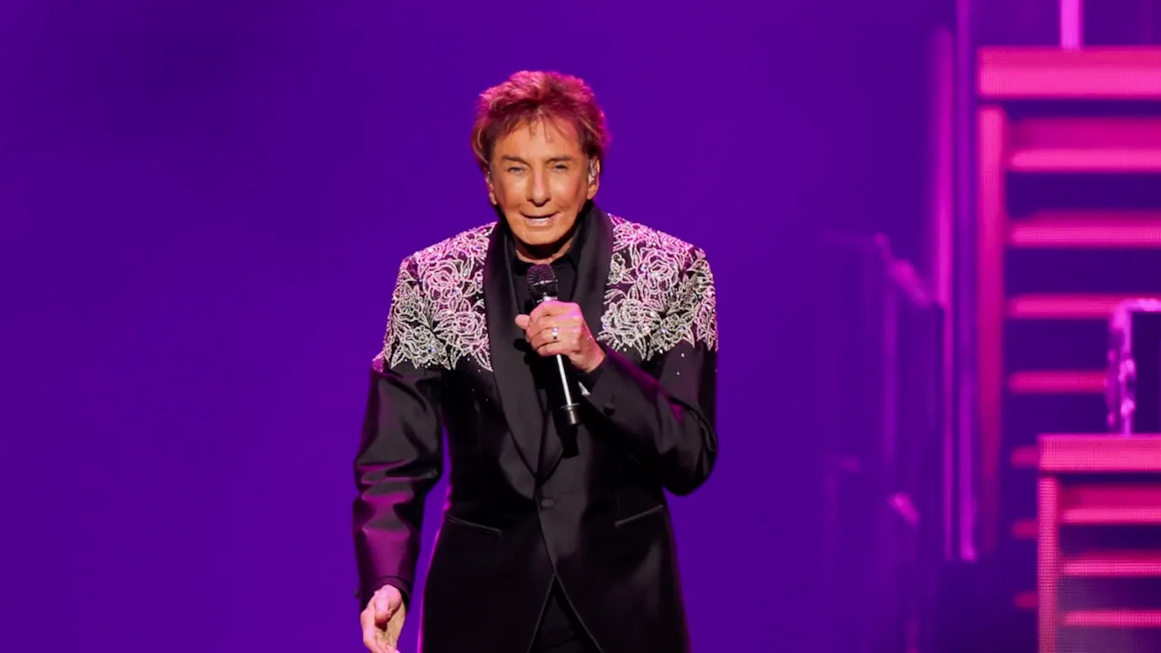 Le retour de Barry Manilow à Vegas déraillé par une bronchite